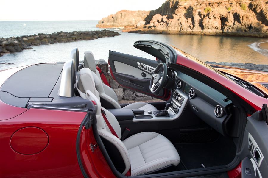  Mercedes-Benz SLK-Class 2012 года  (фото 4 из 36)